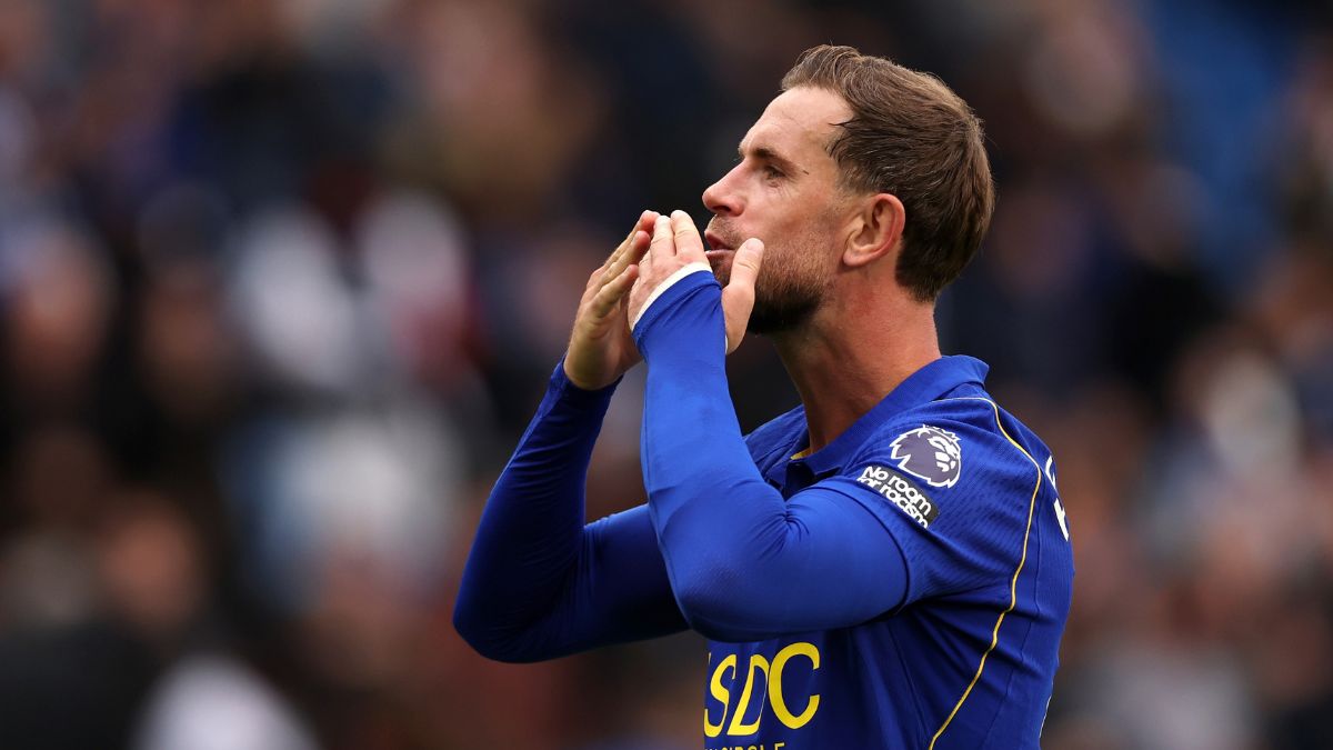 Jordan Henderson celebrates his goal.