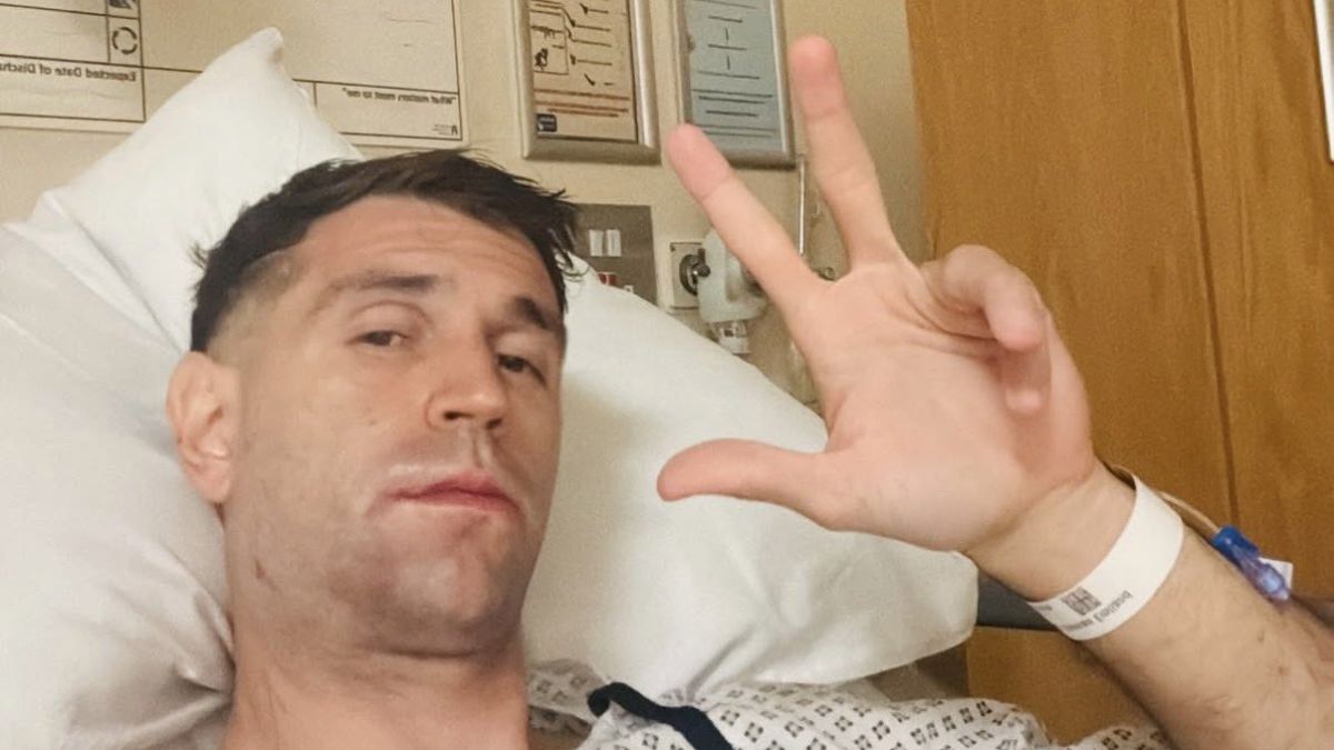 Emi Martinez of Chelsea post-surgery