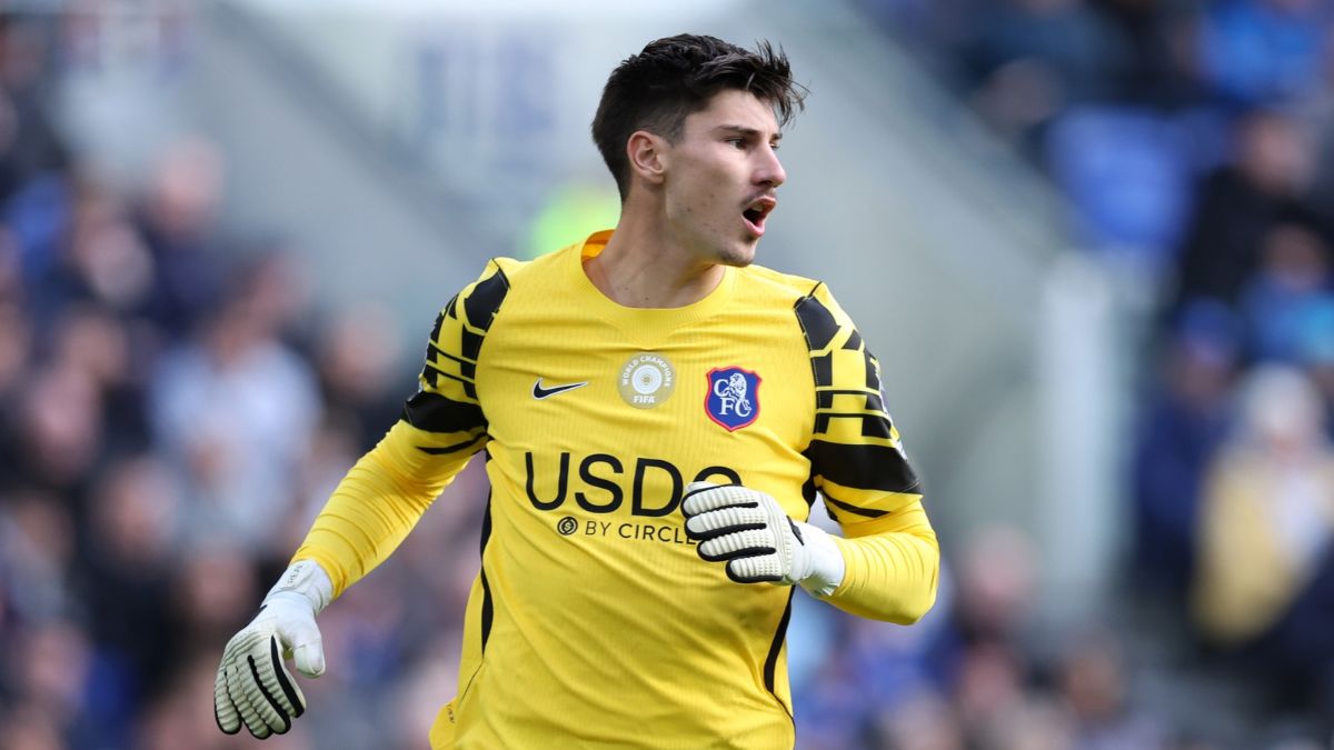 Mike Penders makes Premier League debut. (Photo by Alex Livesey/Getty Images) Mike Penders makes Premier League debut.