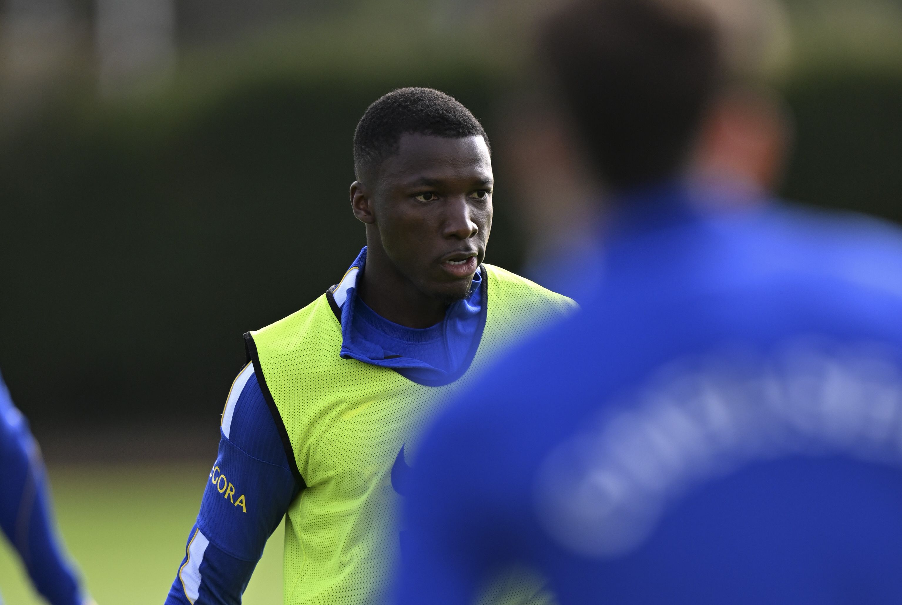moises caicedo chelsea trains at cobham